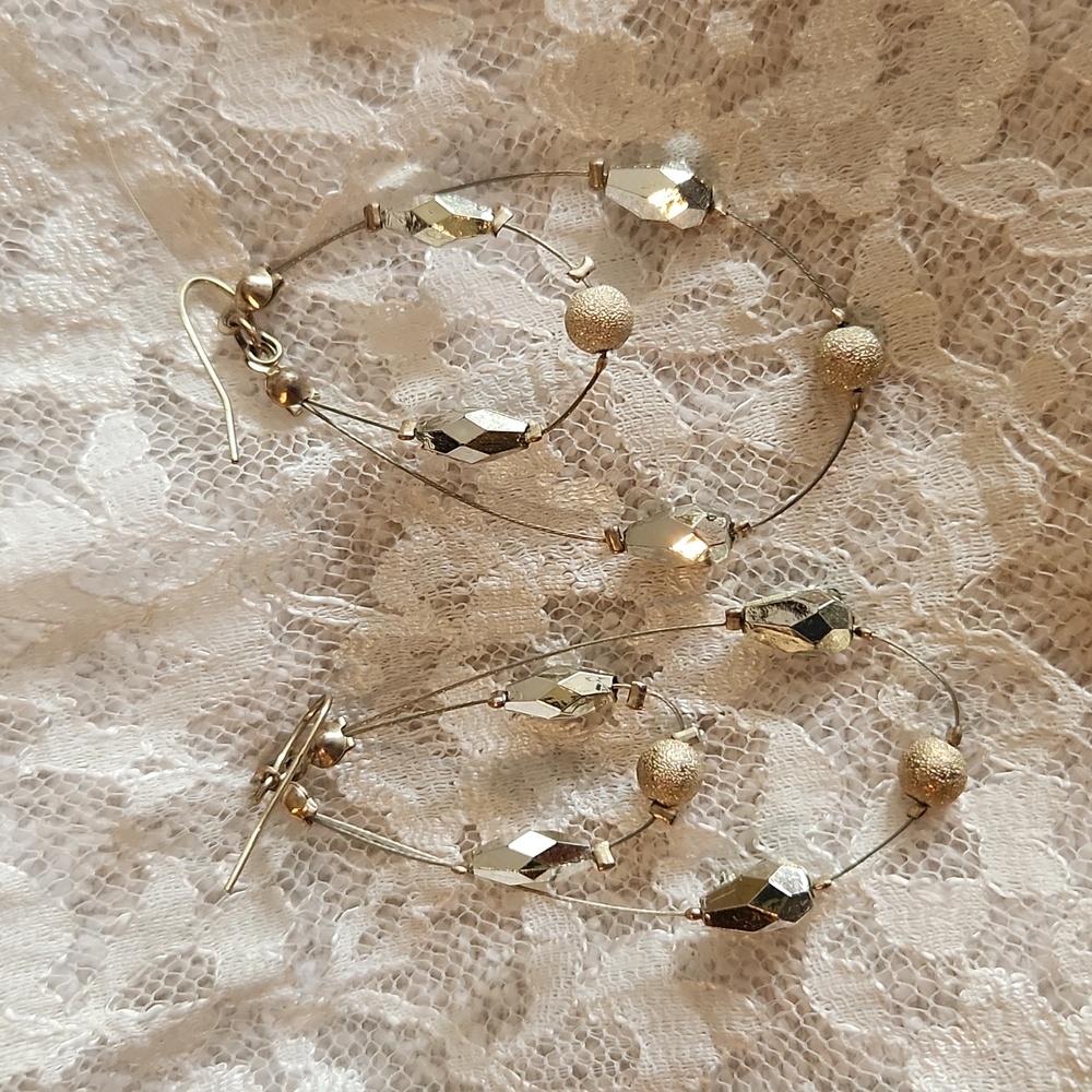 Delicate dangle hoops earings